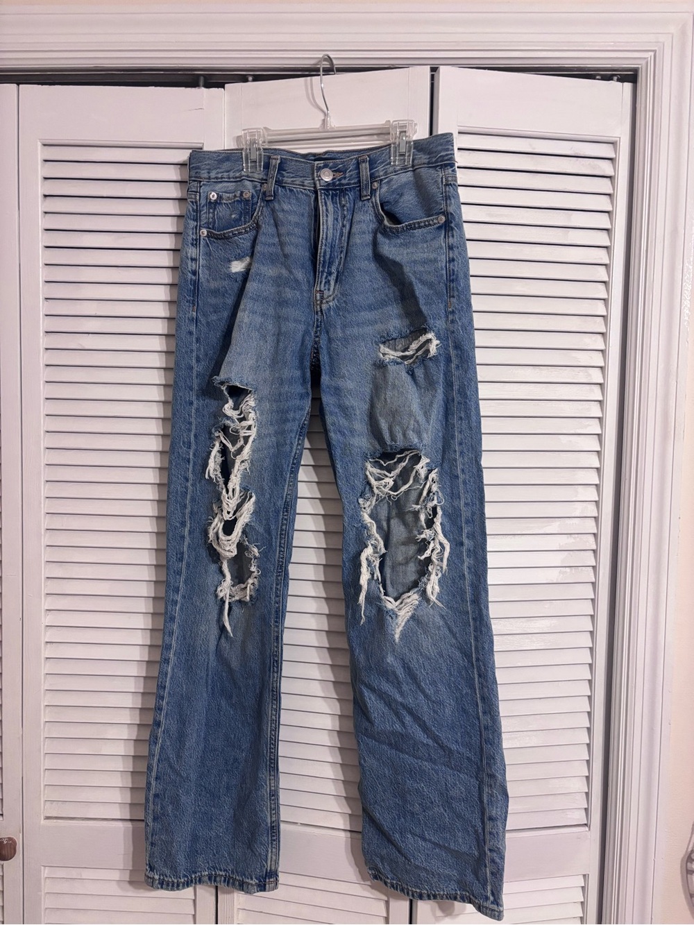 Aeropostale Light Blue Ripped Straight Leg Jeans